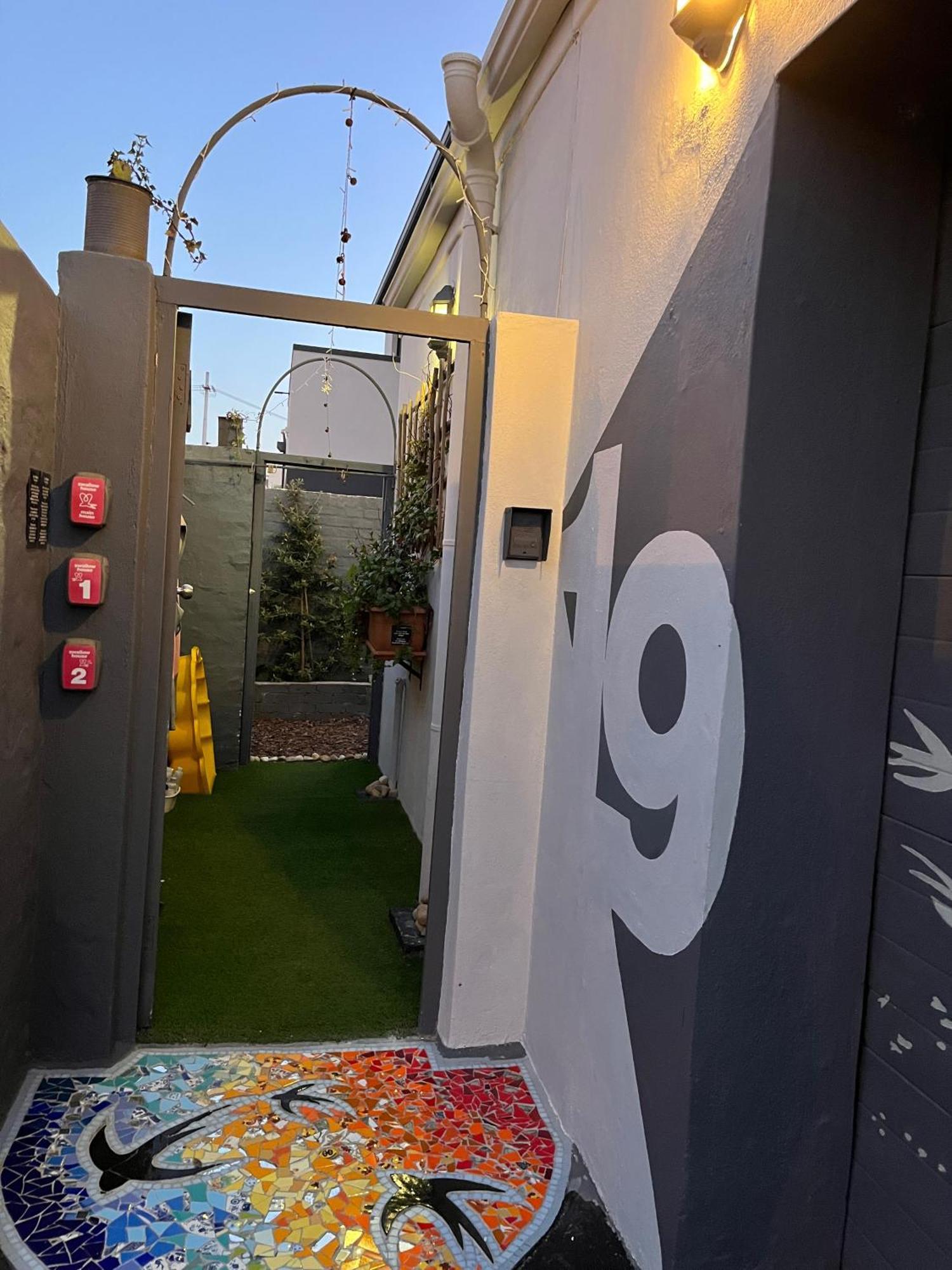 Seaside Getaway @ Swallow House Suite #2 Cape Town Exterior photo