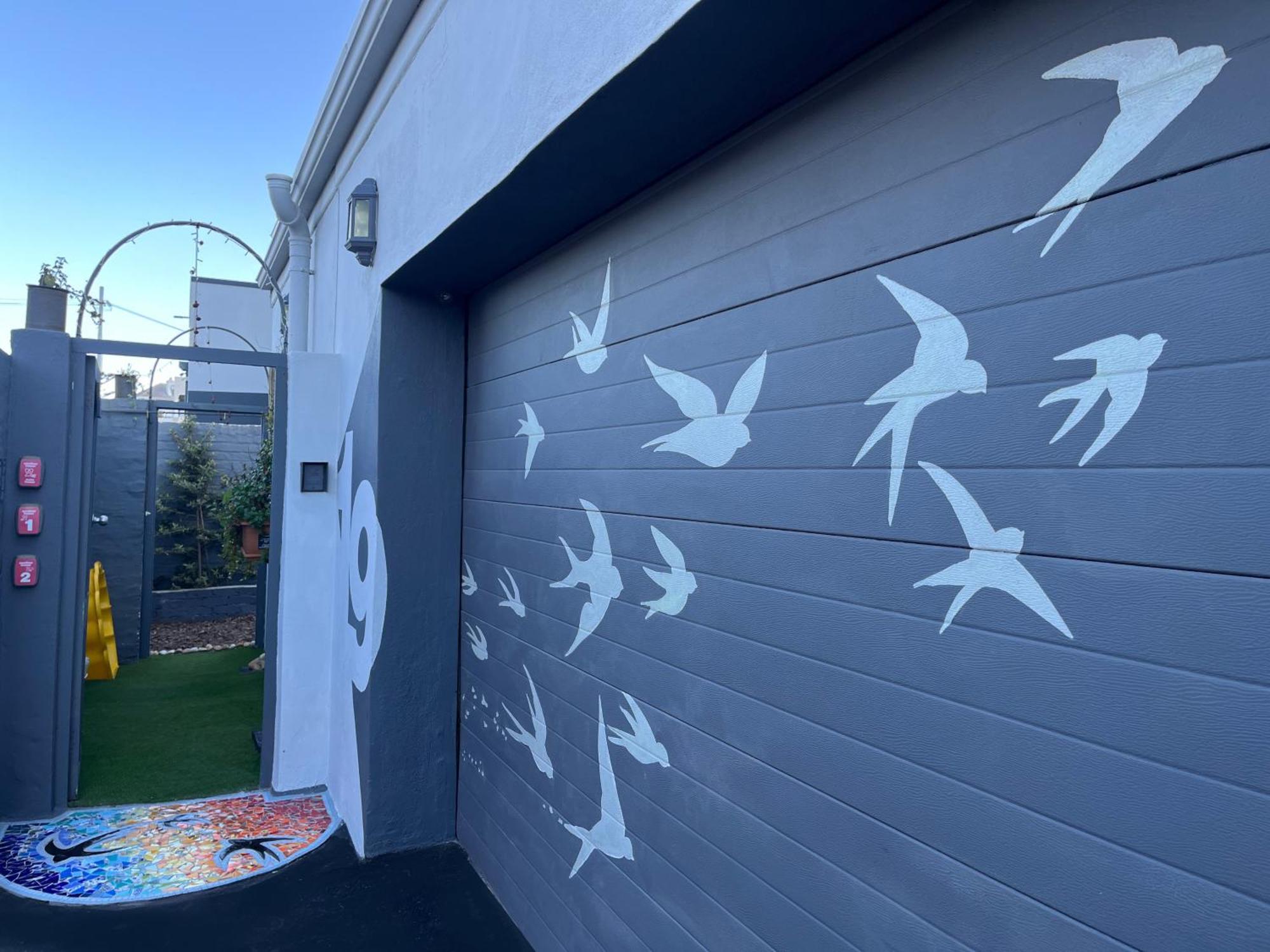 Seaside Getaway @ Swallow House Suite #2 Cape Town Exterior photo